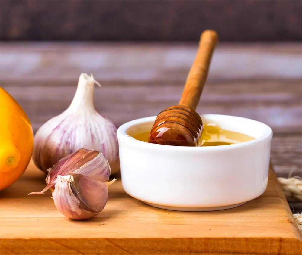 Knoblauch und Honig wirkt antiviral.